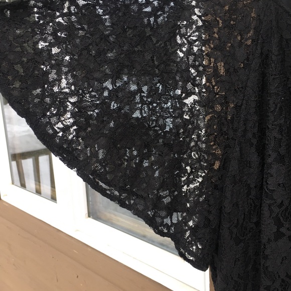 Lacy black dress - Picture 3 of 5